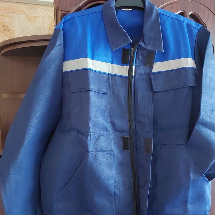Продам спецодежду.