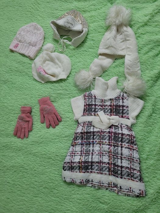 Отдам на девочку вещи