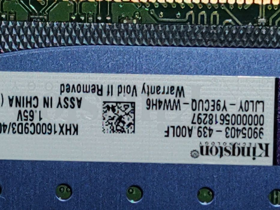 Четири плочки рам и видеокарта