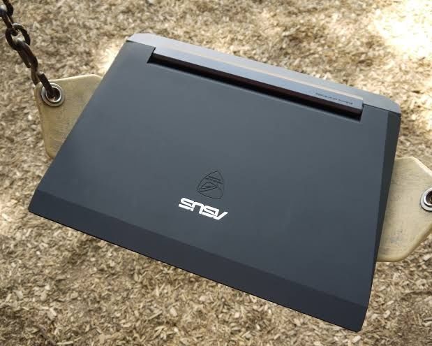 ASUS ROG  g74 sx igravoy