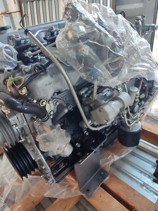 Двигатель на исузу  4HF1 Оригинал