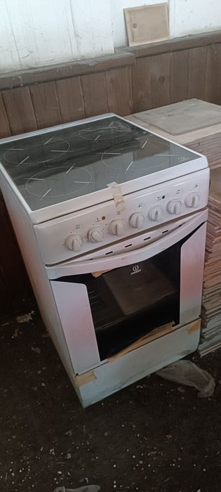 Электроплита  indesit новая