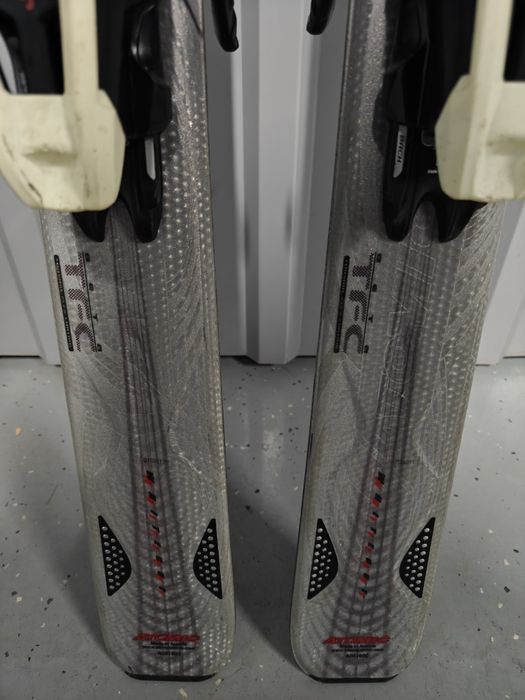 Продам лыжи Atomic  2 комплекта