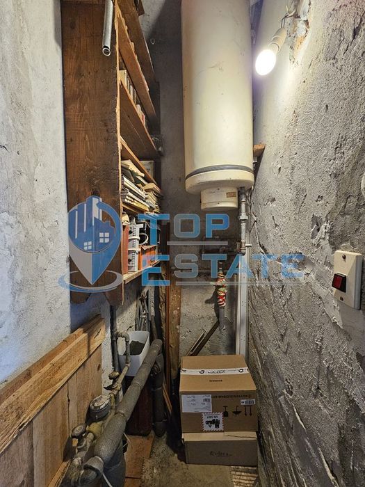 Многостаен, обзаведен апартамент в широкия център в град Велико Търно