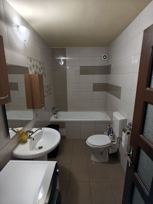 Închiriez apartament cu o cameră