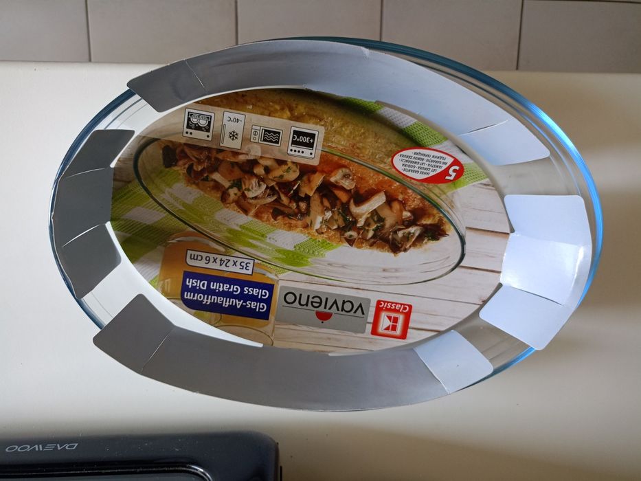 Vând vas termorezistent, nou nouț, calitate superioara.