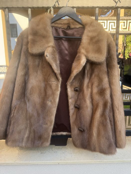Haina luxury din vizon - blana de culoare naturala