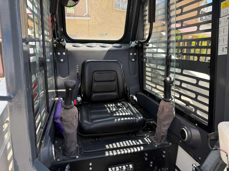 Мини погрузчик WECAN830