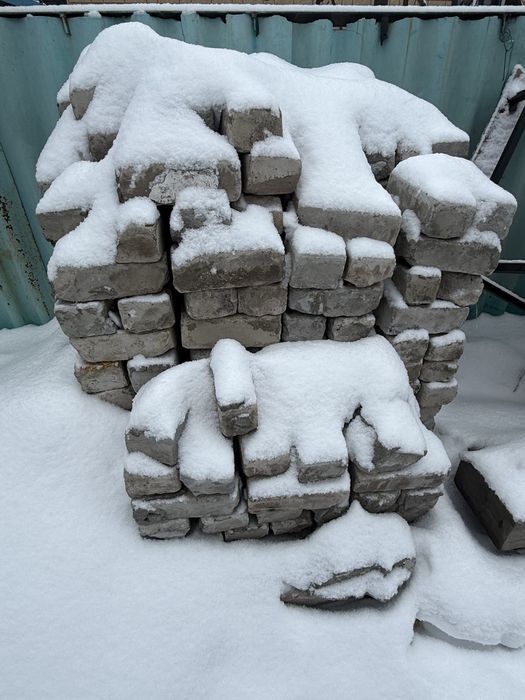 Продам б/у кирпич силикатный