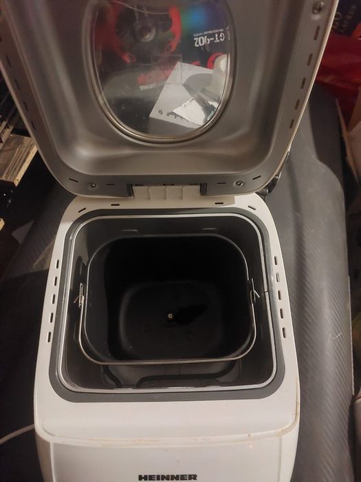 Mașina de făcut pâine Heinner