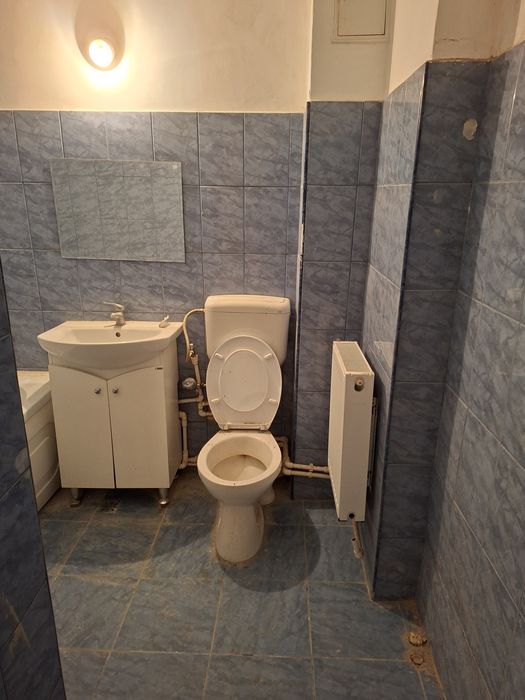 vand 2 apartamente. cofort 1 zona balcescu