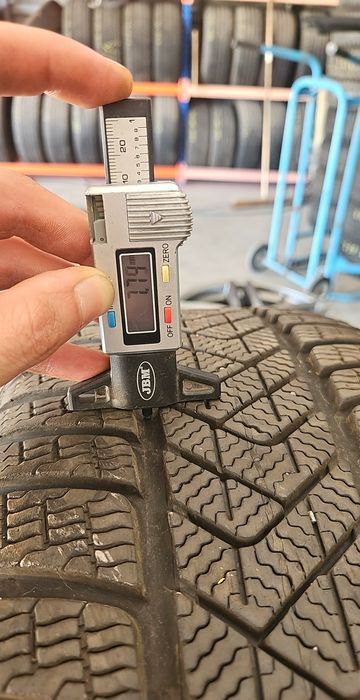245/45/18цола.Pirelli
