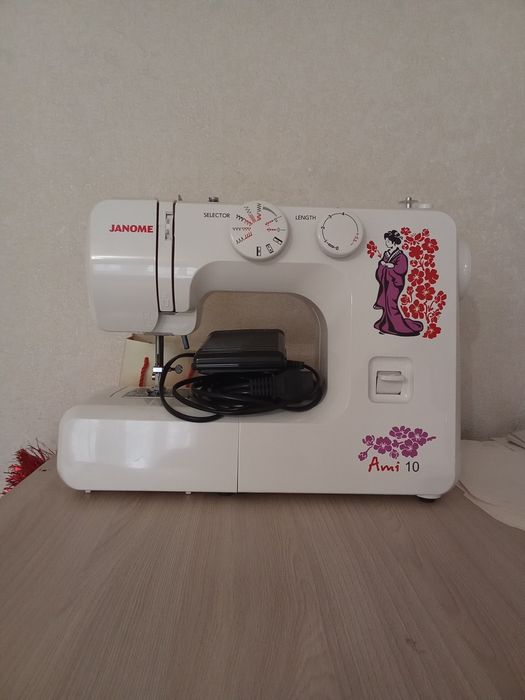 Швейная машина Janome Ami 10.
