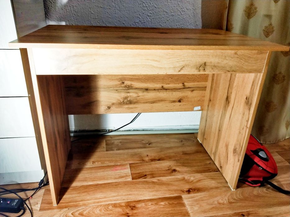 Письменный стол ореховый