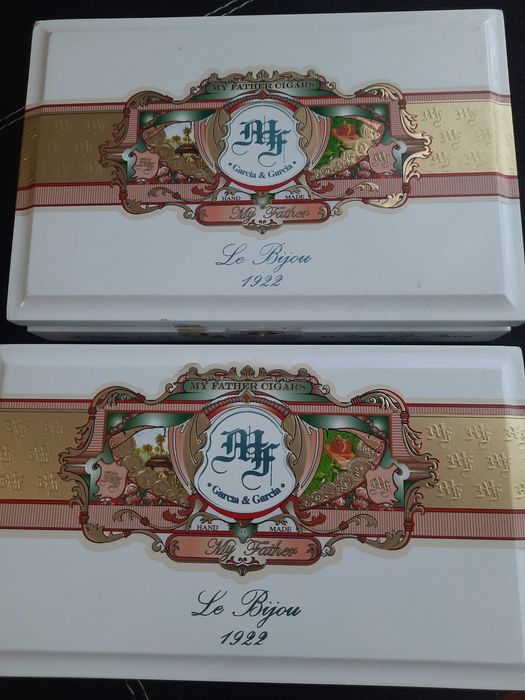 Продавам  кутия за пури за колекции