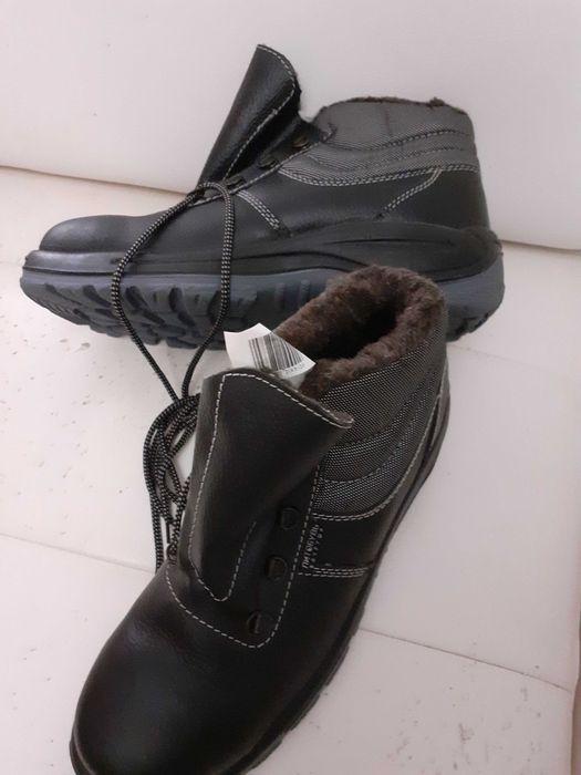 спецобувь ботинки зим 43 размер с железными вставками