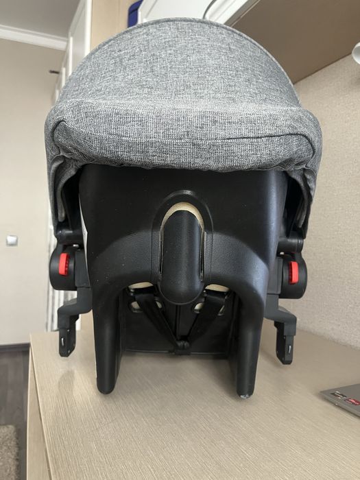 СРОЧНО! ТОРГ! Продам б/у коляску трансформер