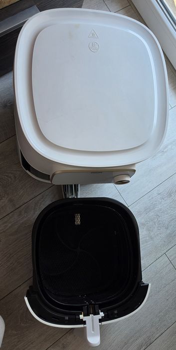 Еър фраер Philips HD 9876 2200w