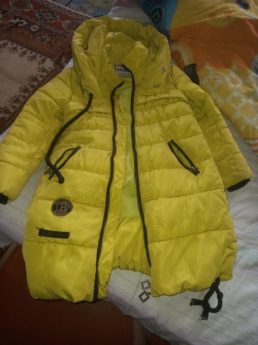 Продам детские куртки пишите на ватцап