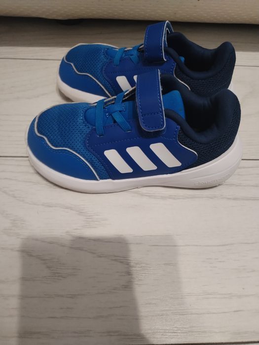 adidasi mărimea 27