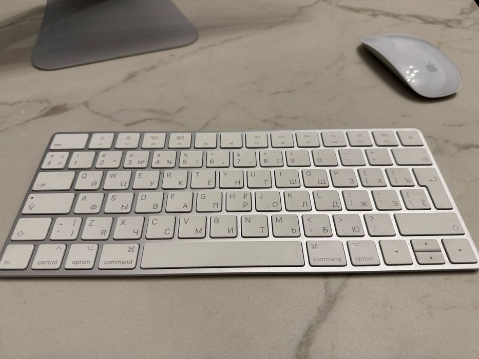 iMac 21,5-inch 2017, Apple Magic Mouse, Apple Magic Keyboard