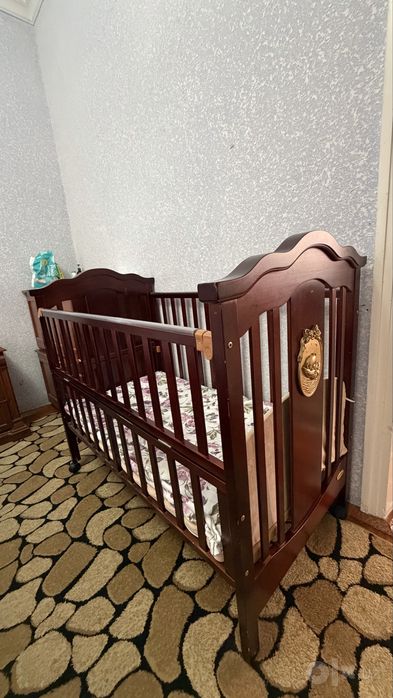 Srochna gorka, komod uydagi barcha mebellar sotilasi