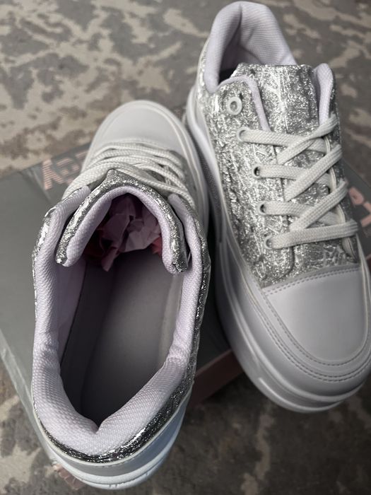 Adidasi dama cu talpa inalta si pietricele