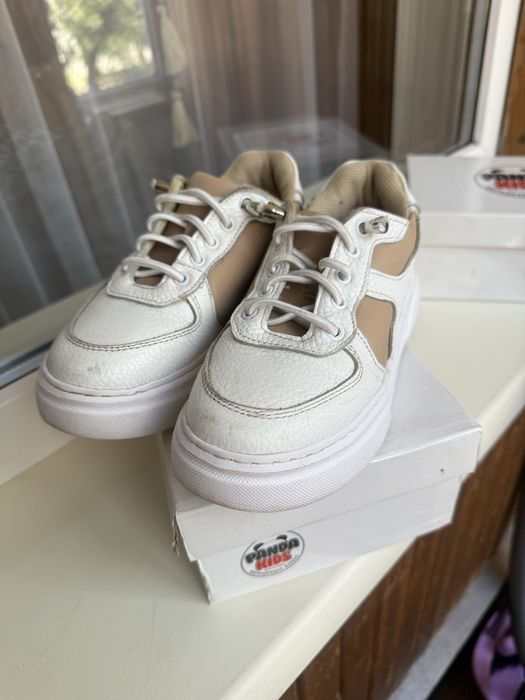 Кроссовки, туфли, сандали для девочек дешево