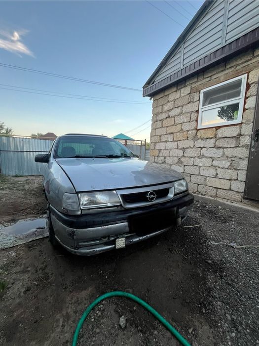машина Opel Vectra
