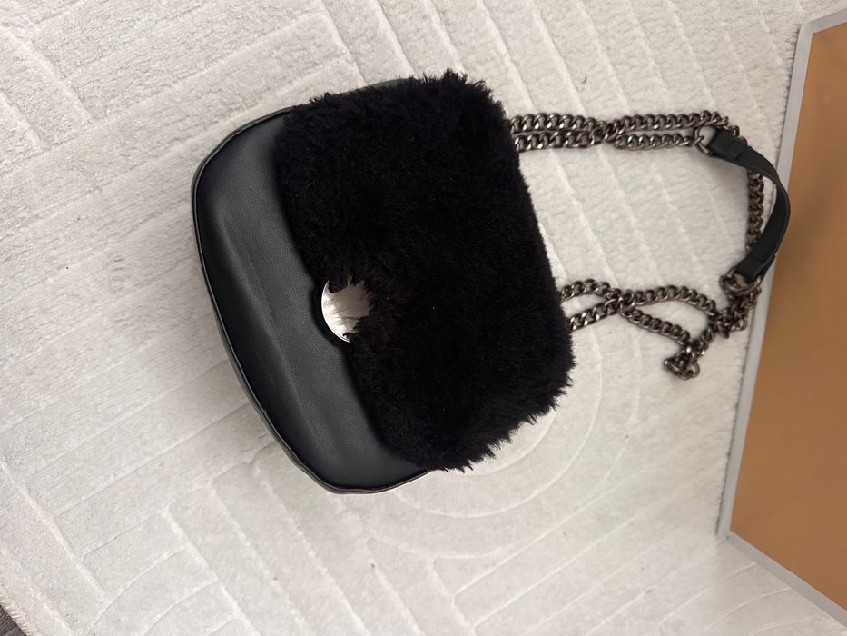 Модерни дамски чанти , Chanel,YSL,Bershka