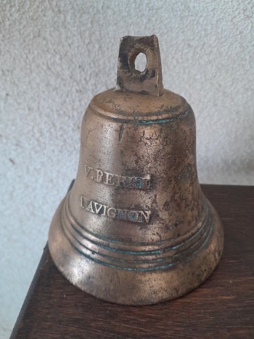 Clopot foarte vechi din bronz  realizat de Vincent Perre (1763-1827),  transport gratuit