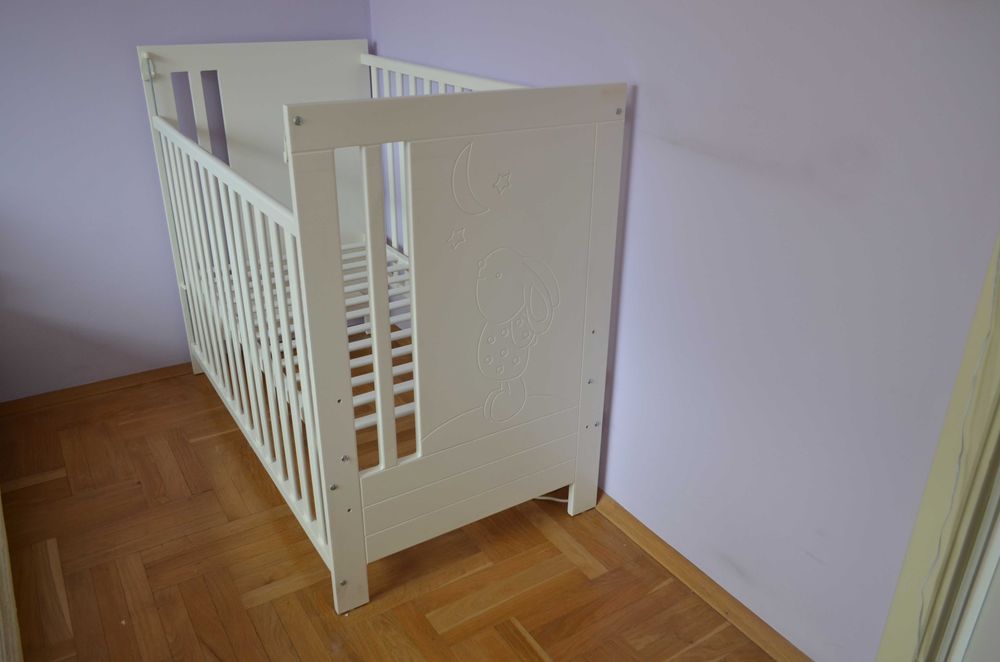 Бебешка кошара с матрак + Шкаф Pali за повиване и вана за къпане + аксесоари + подарък