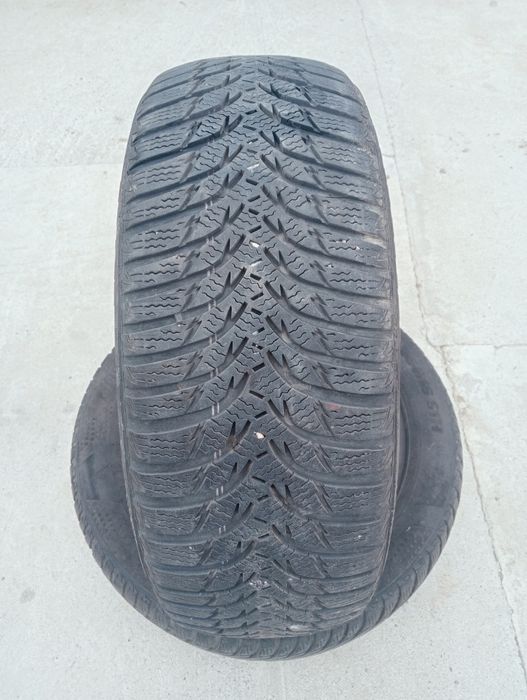 Vând doua cauciucuri 205/55 R16 sau schimb