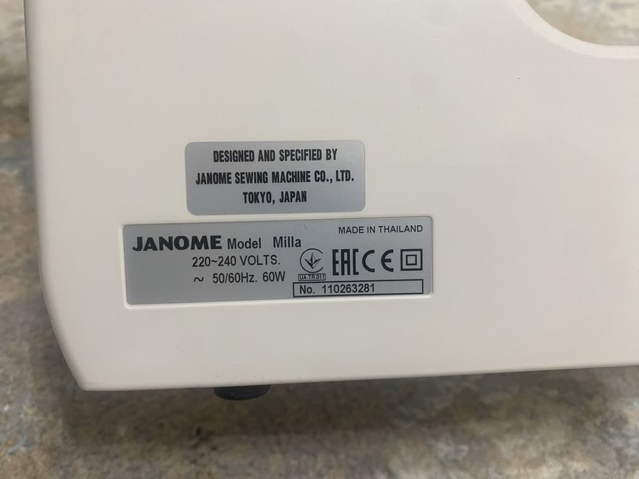 Продам щвейную машинку