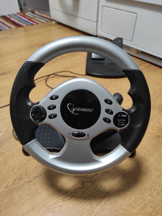 Vând volan cu pedală Gembird STR Shock force