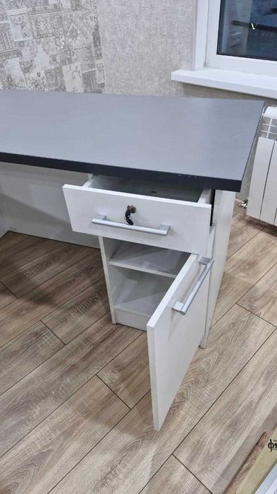 Продам офисные столы