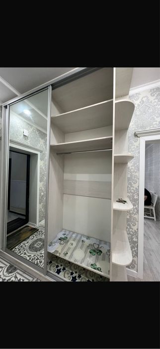 Продам большой купейный шкаф