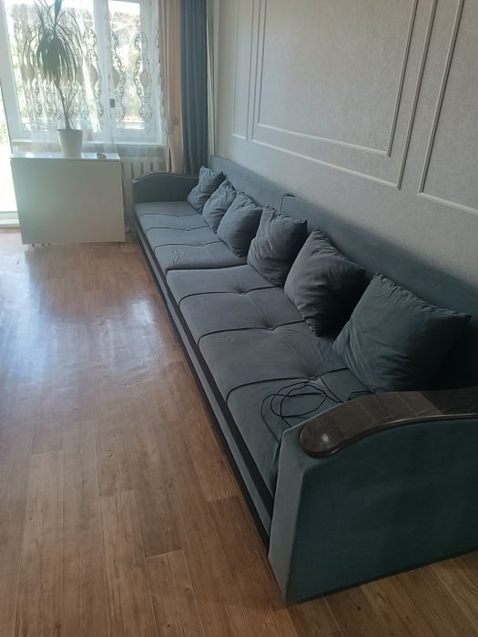 Продаю диван срочно