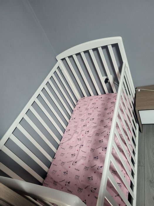 Vand patuț bebe din lemn