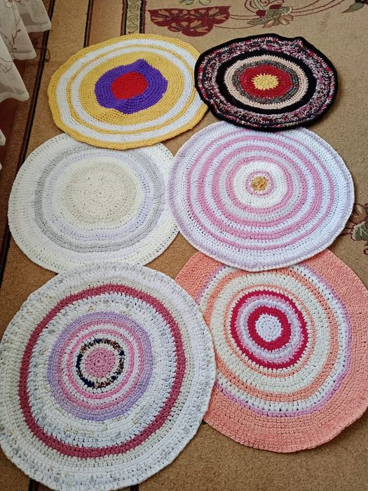 Коврики   вязаные