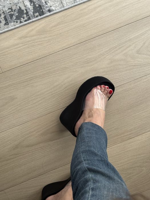 Продам новые босоножки