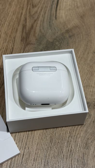 Apple AirPods 4 with Active Noise Cancellation наушники