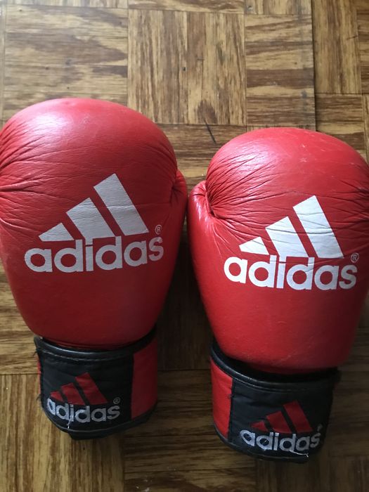 Продам боксерские перчатки