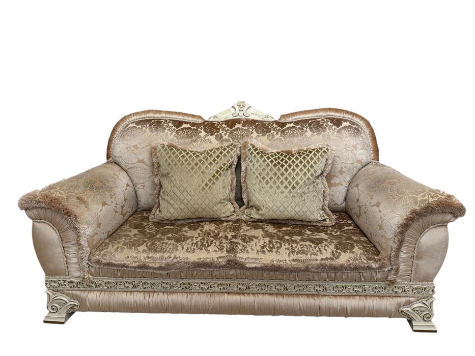 Продаётся комплект мягкой мебели — 3 предмета