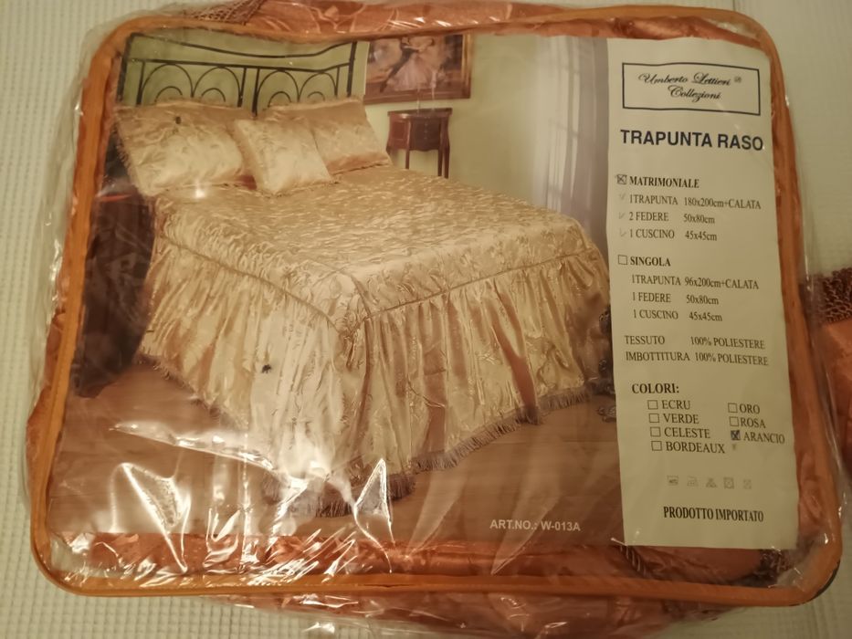 Cuvertura matrimonială  cu 2 fețe de pernă +1 pui