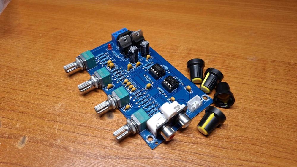 Preamplificator si corector de ton activ NOU