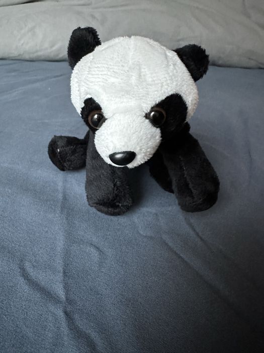 Малка плюшена играчка