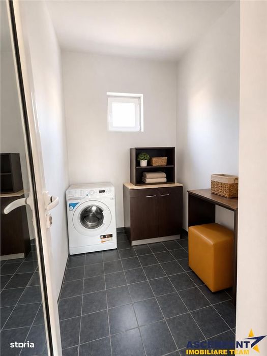 Casa individuala+cladire multifunctionala, 3.300mp teren,foisor,iaz,po