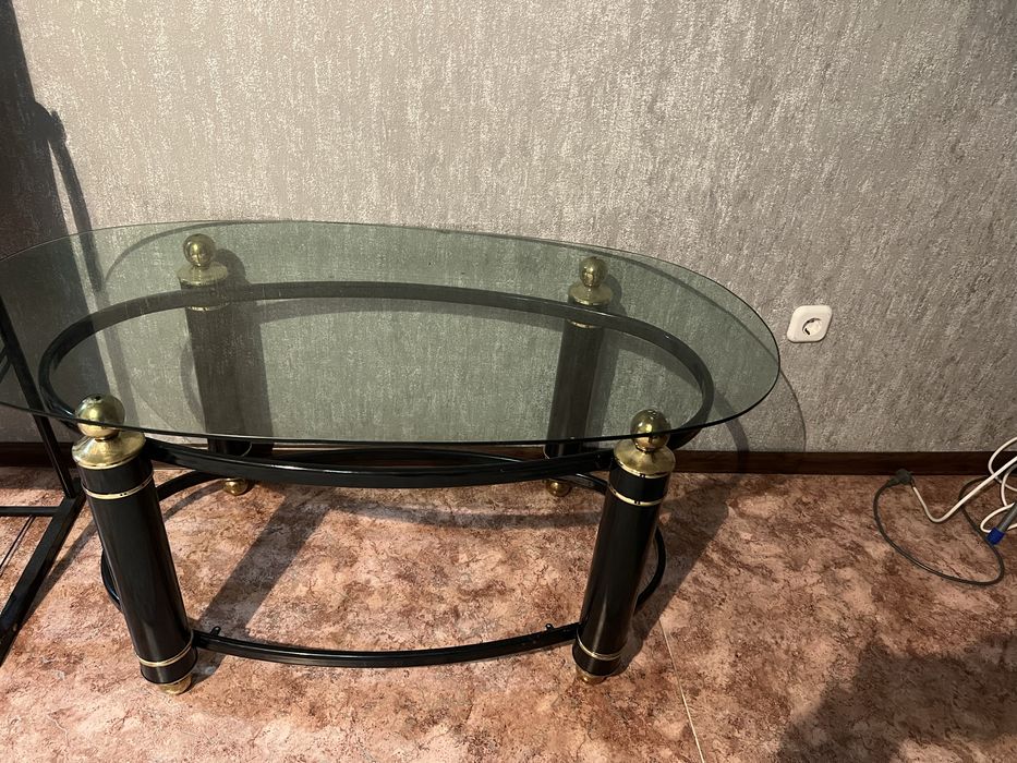 Продам журнальный столик