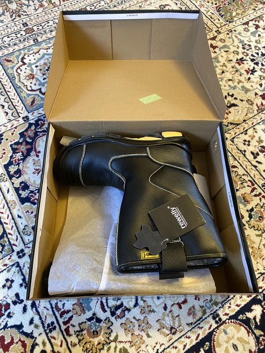 Противоударные ботинки